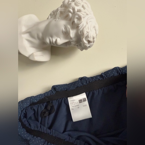 Uniqlo chiffon mini skirts. Size S - Picture 6 of 6